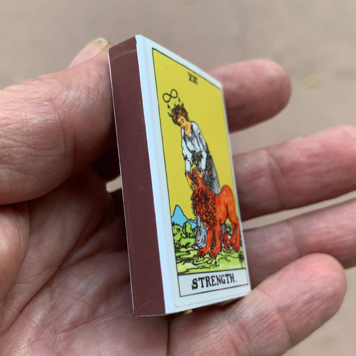 *Tarot Matchbox - Strength • Accessories for your Candles
