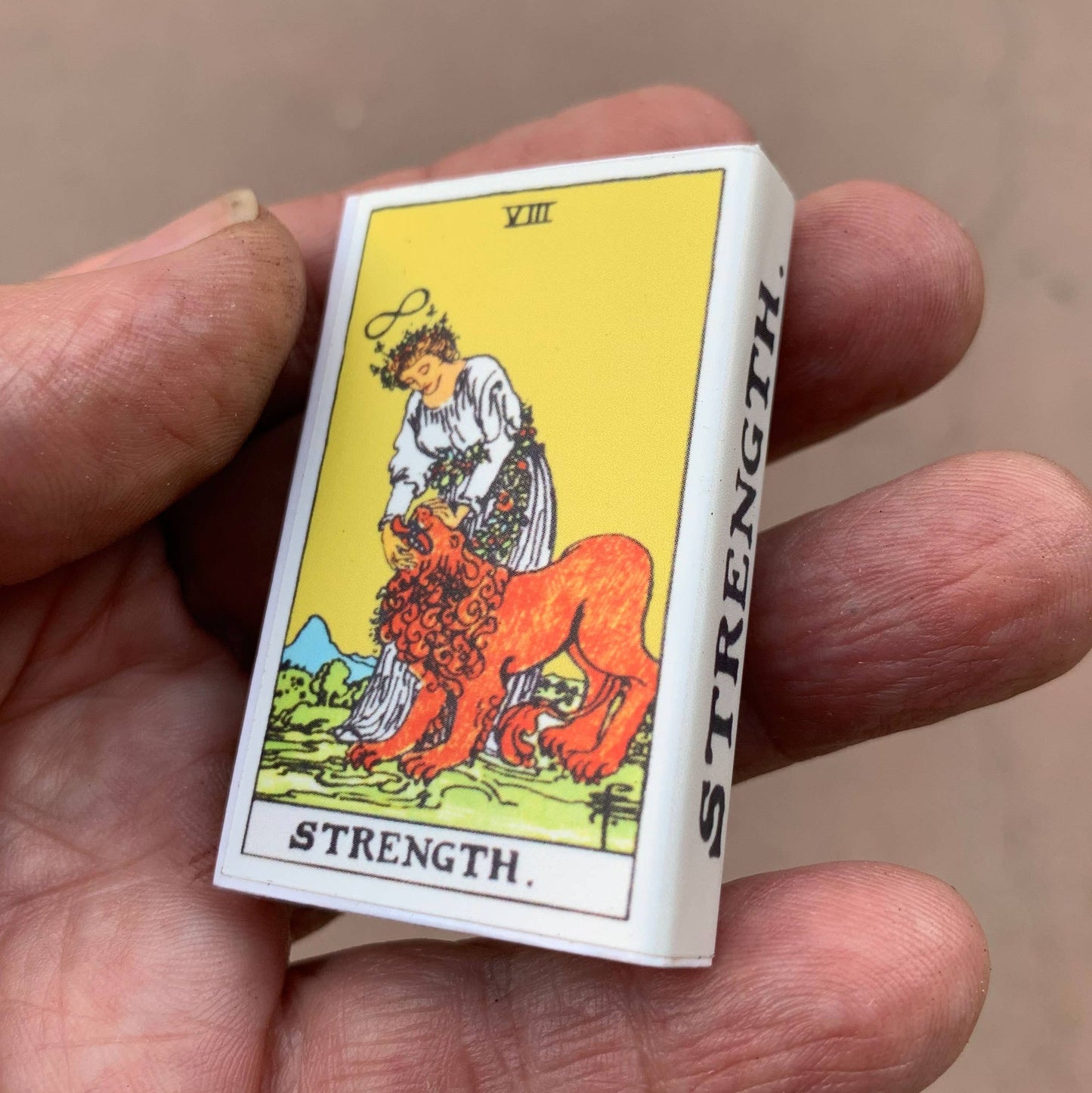 *Tarot Matchbox - Strength • Accessories for your Candles