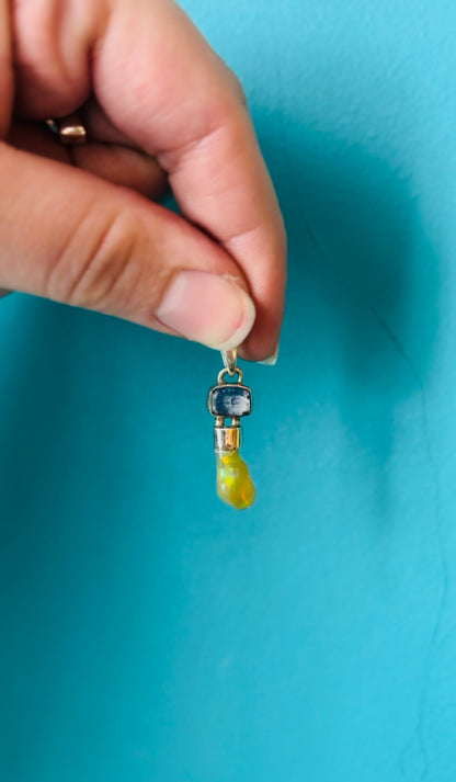*Pendant Ethiopian Opal With Amplifier