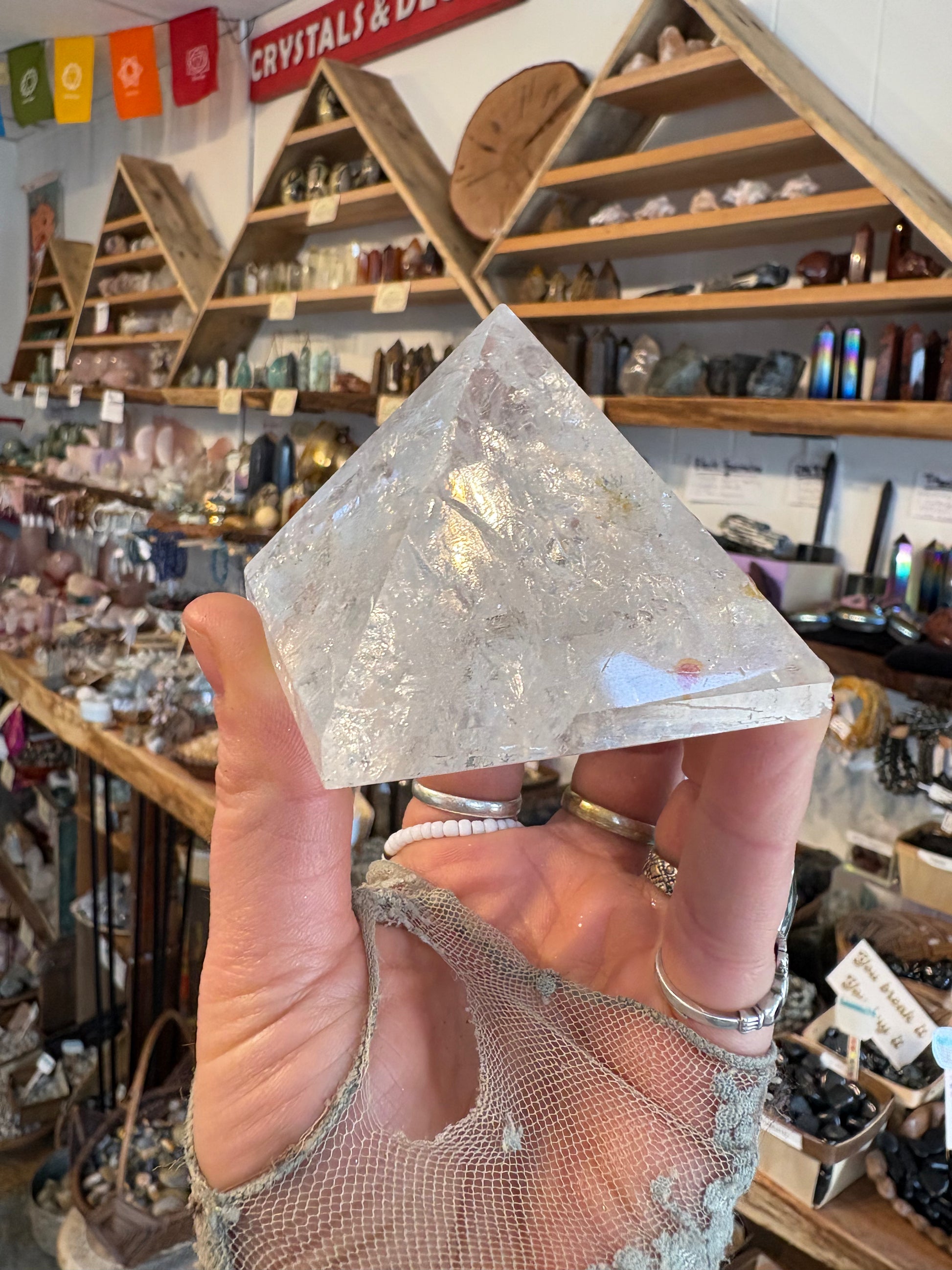 Quartz Pyramid Blue Quartz Pyramid - Elegant Clear Quartz Pyramid for Healing and Décor ...