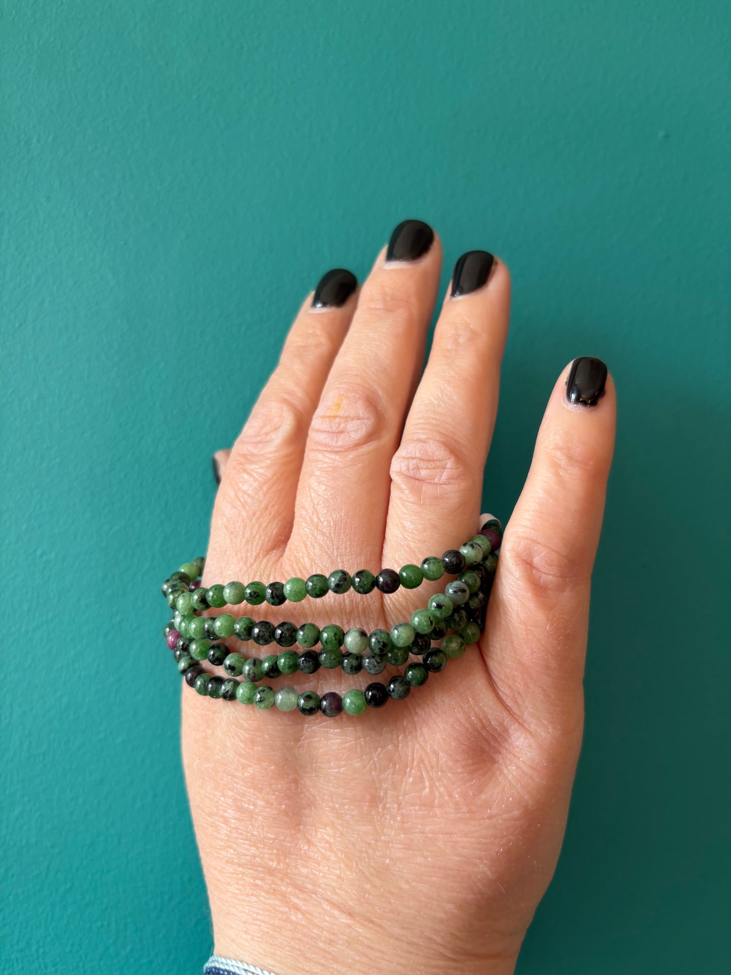 *Bracelet Ruby Zoisite 4mm