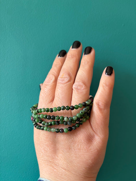 *Bracelet Ruby Zoisite 4mm