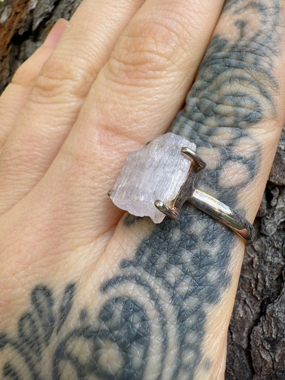 Raw Kunzite Ring in Sterling Silver – Love, Heart Healing & Emotional Harmony, Size 9