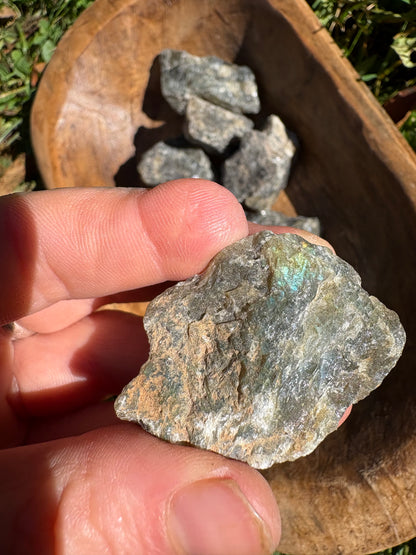Labradorite Crystal – Intuition, Transformation & Protection