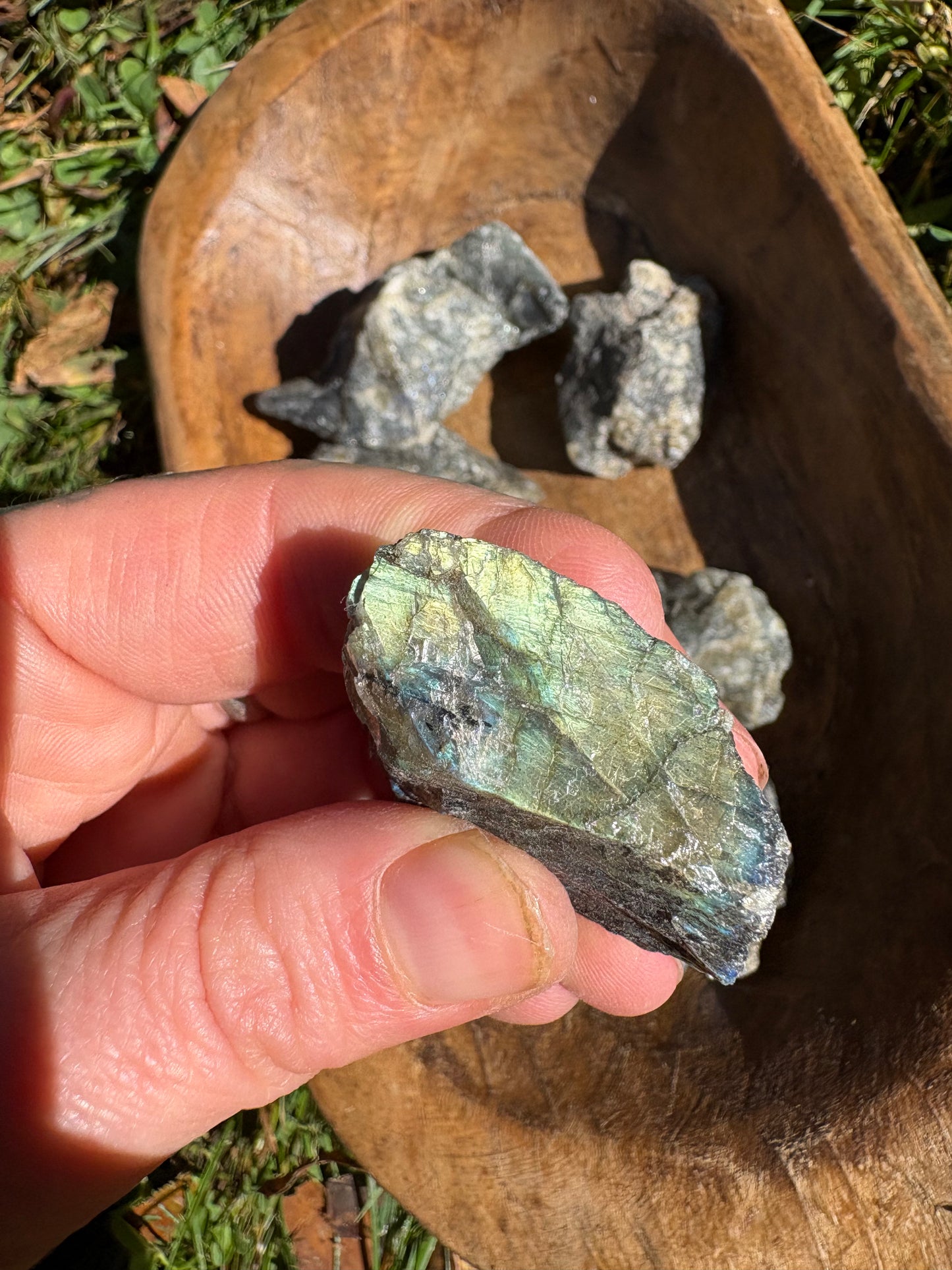 Labradorite Crystal – Intuition, Transformation & Protection