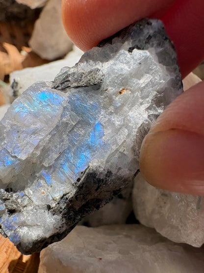 Moonstone Crystal – Intuition, New Beginnings & Lunar Energy