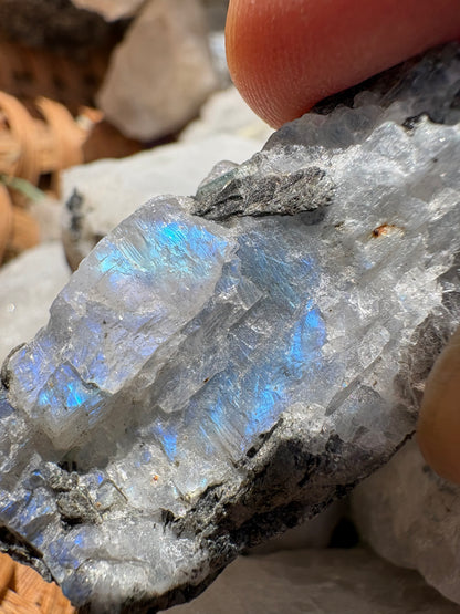 Moonstone Crystal – Intuition, New Beginnings & Lunar Energy