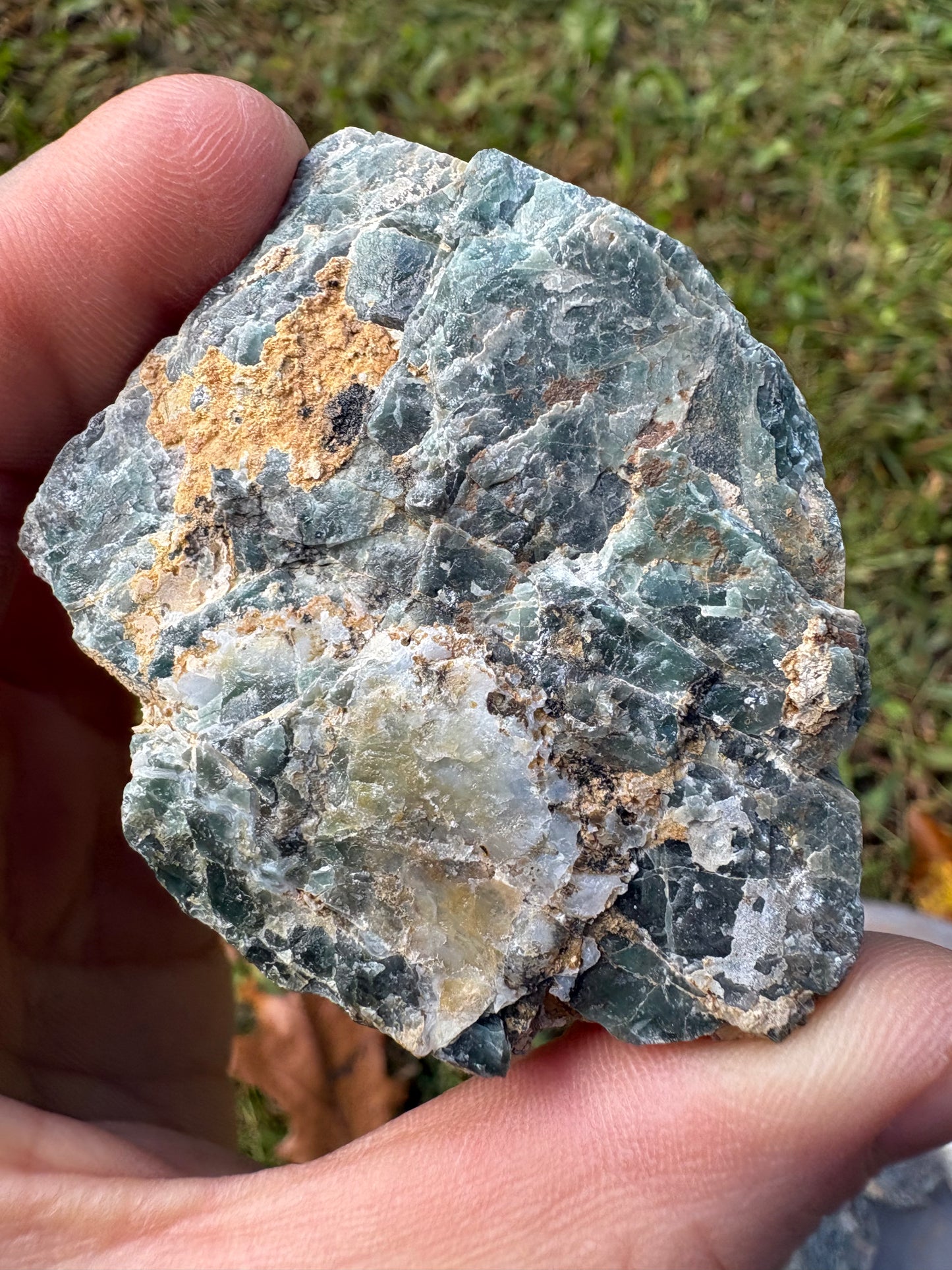 Raw Blue Apatite Crystal – Clarity, Motivation & Manifestation