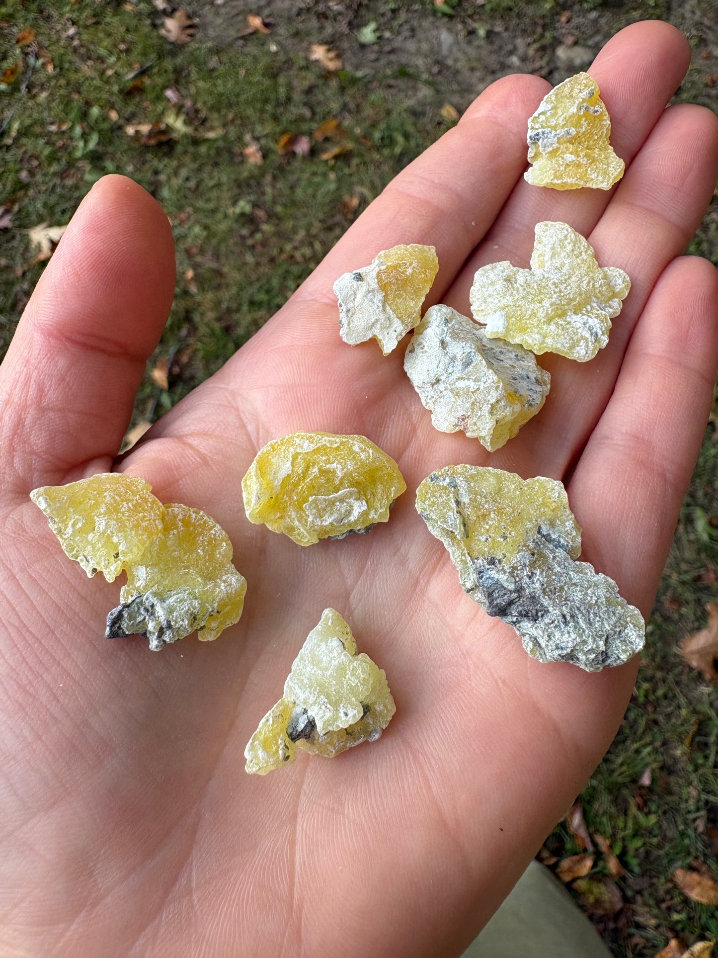 Raw Brucite Crystal – Emotional Renewal, Inner Strength & Personal Transformation