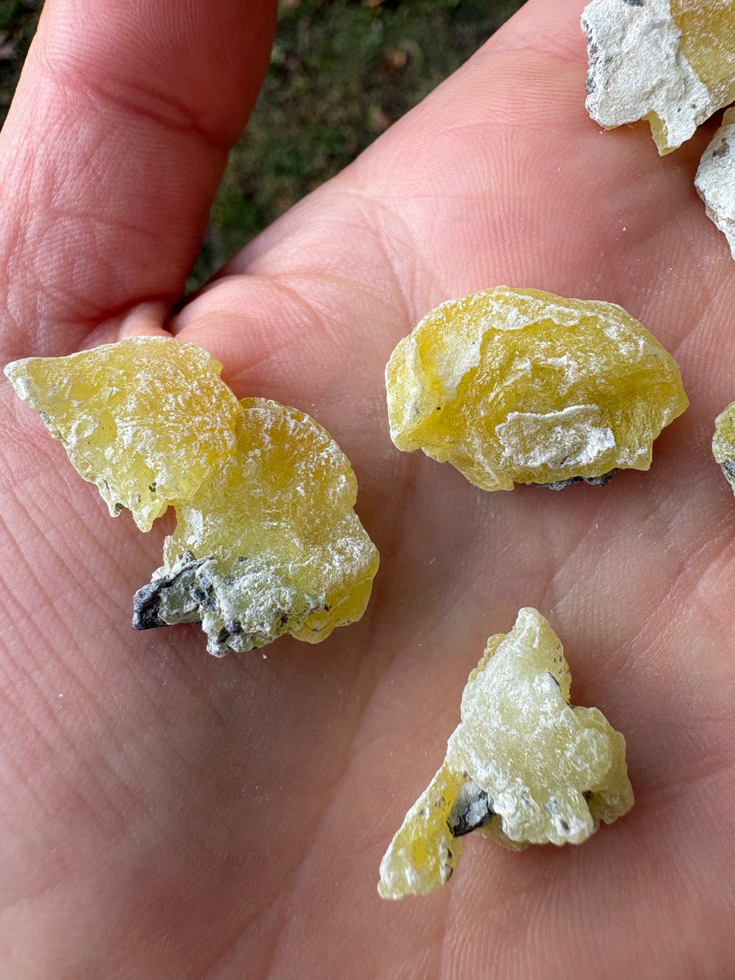 Raw Brucite Crystal – Emotional Renewal, Inner Strength & Personal Transformation