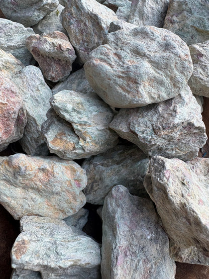 Ruby in Fuchsite Crystal – Heart Healing, Passion & Spiritual Growth
