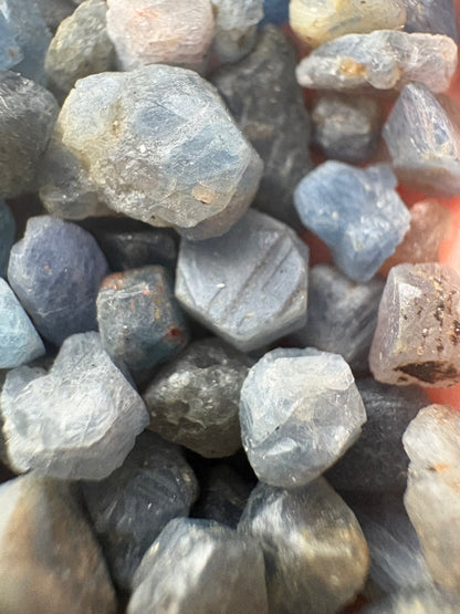 Sapphire Crystal – Wisdom, Intuition & Inner Clarity