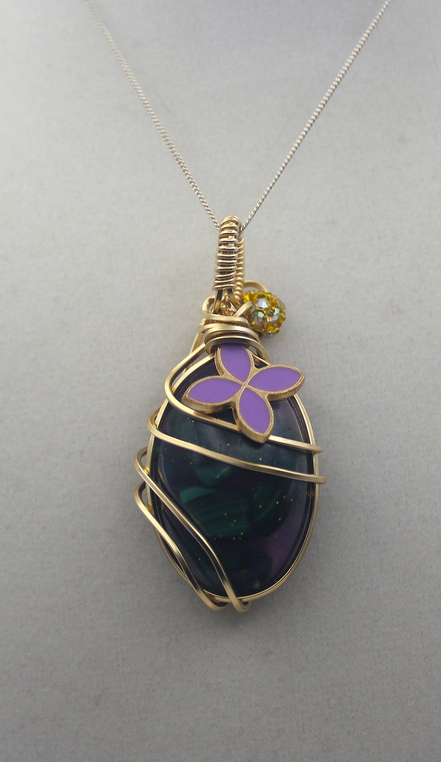 Gold Malachite Resin Flower Pendant Necklace