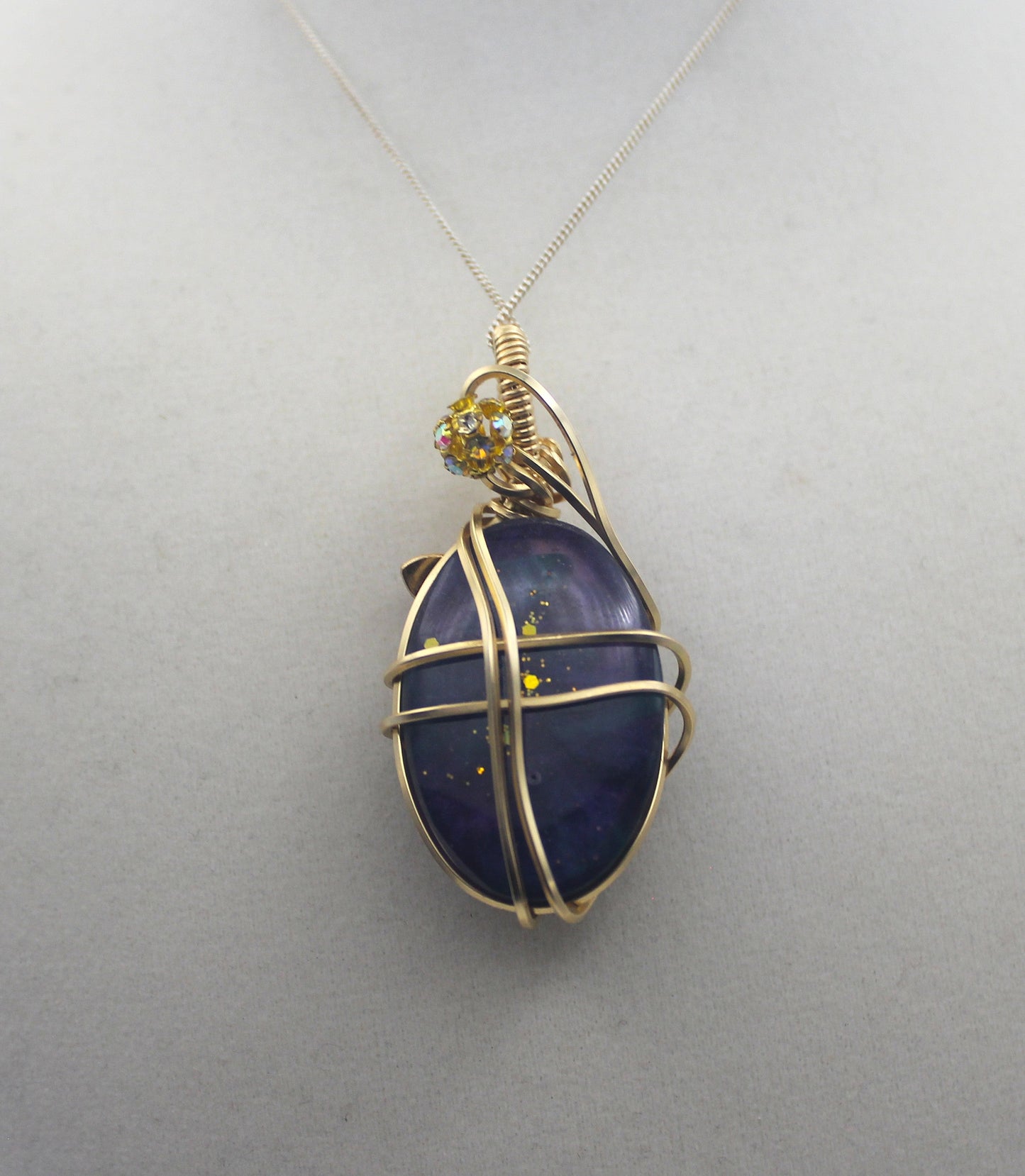 Gold Malachite Resin Flower Pendant Necklace