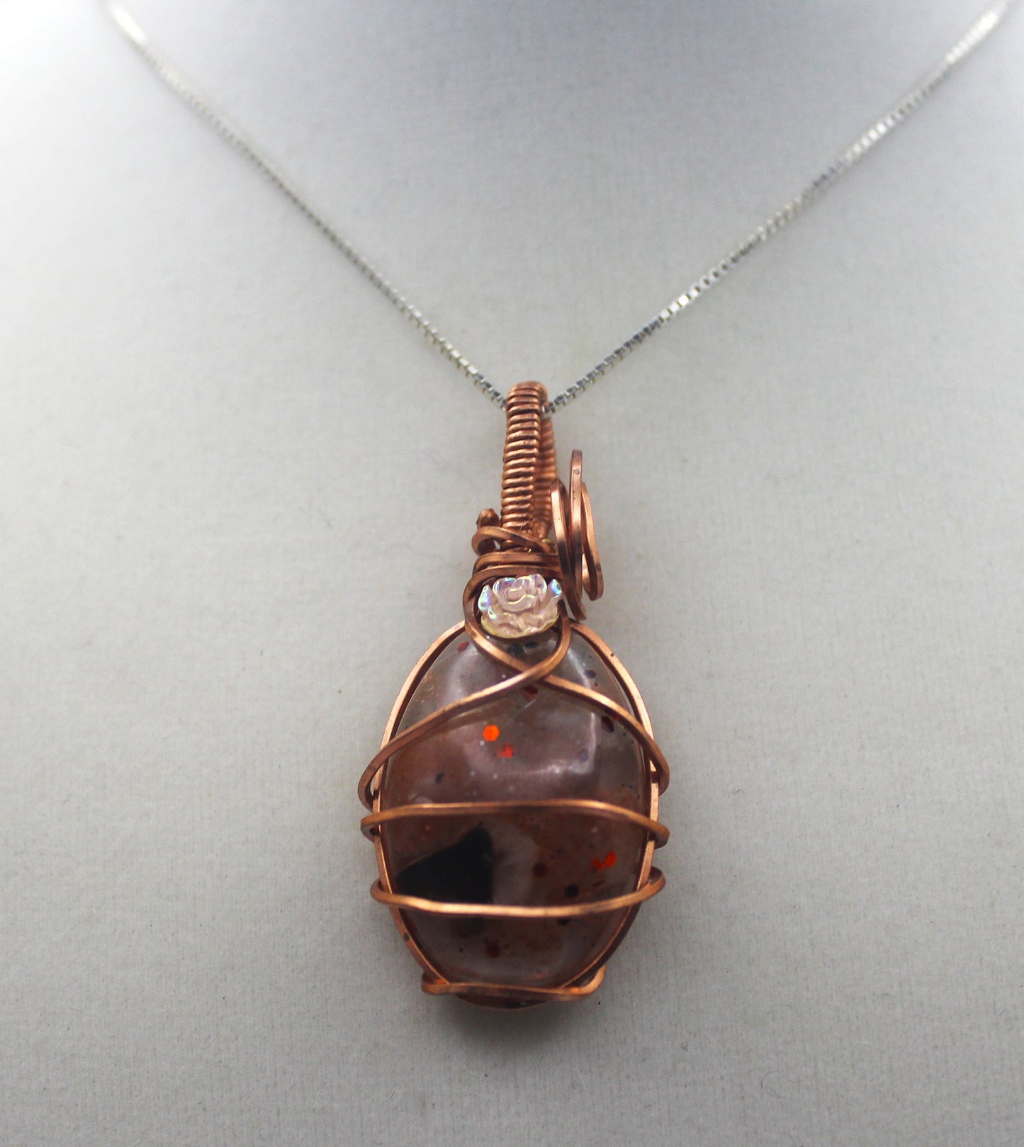 Raw Copper Resin Sunstone Chip Mini Flower Pendant Necklace