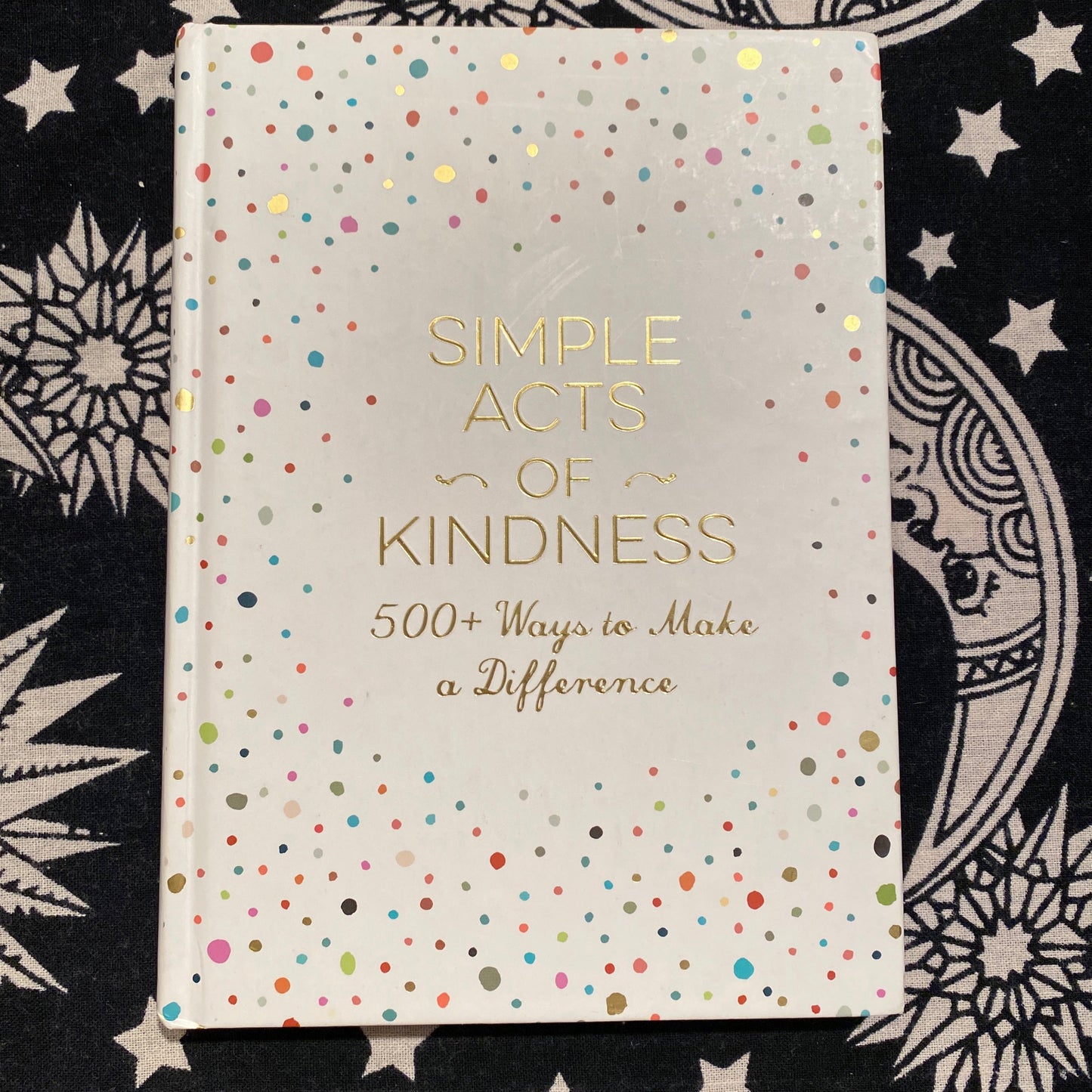 Simple Acts of Kindness book with 500+ ways to make a difference cover